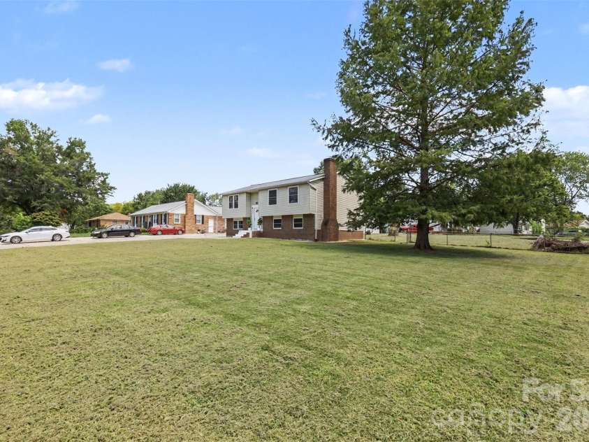 2119 O Hara Drive, Charlotte, NC 28273.  MLS# CAR4415100, YatesRealty ID 45557. Corner lot with spacious front yard!