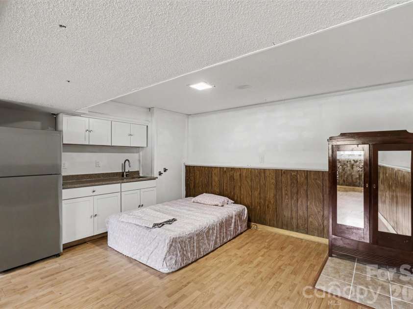 2119 O Hara Drive, Charlotte, NC 28273.  MLS# CAR4415100, YatesRealty ID 45557. Kitchenette provides great options