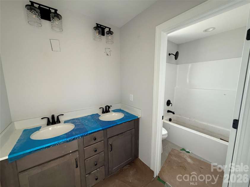 4048 Zinnia Drive, Harrisburg, NC 28075.  MLS# CAR4299454, YatesRealty ID 4556. Bath 2