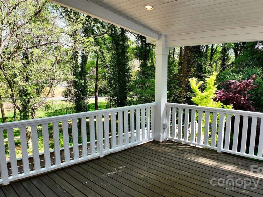 420 Solomon Street, Charlotte, NC 28216.  MLS# CAR4243396, YatesRealty ID 4556. 