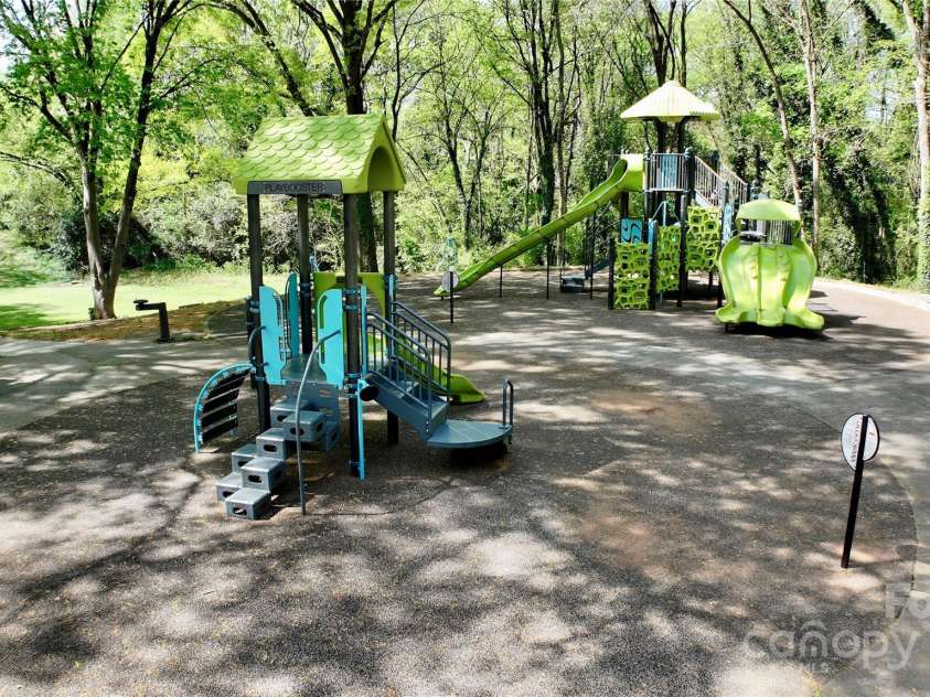 420 Solomon Street, Charlotte, NC 28216.  MLS# CAR4243396, YatesRealty ID 4556. 