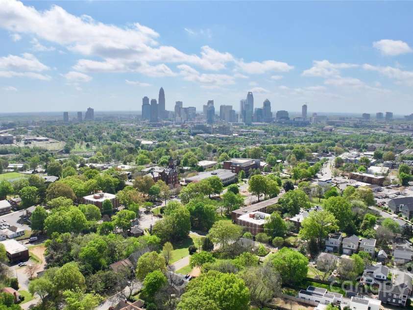 420 Solomon Street, Charlotte, NC 28216.  MLS# CAR4243396, YatesRealty ID 4556. 