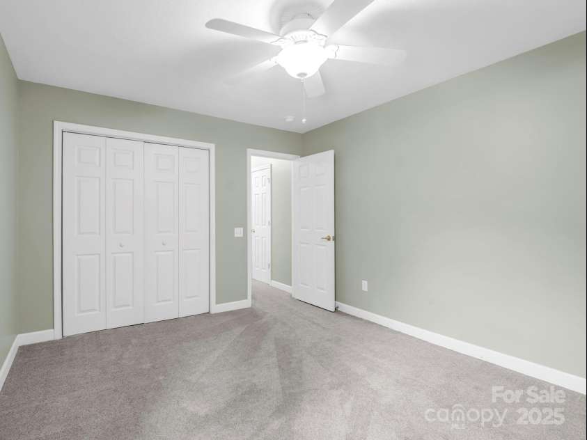 89 Victoria Park Drive, Hendersonville, NC 28792.  MLS# CAR4300693, YatesRealty ID 4556. 