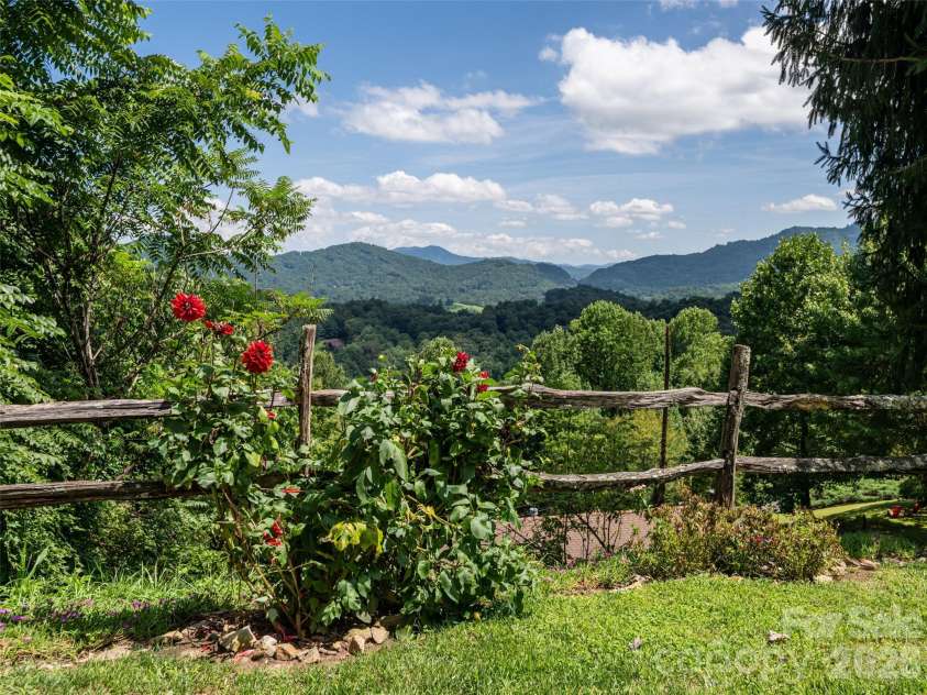 95 Splendor Ridge, Waynesville, NC 28785.  MLS# CAR4416384, YatesRealty ID 45563. 