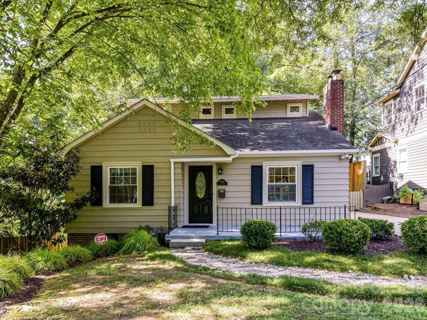 1824 Chestnut Avenue, Charlotte, NC 28205.  MLS# CAR4411171, YatesRealty ID 45564. 