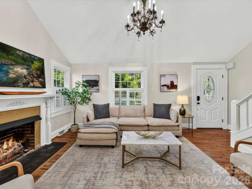1824 Chestnut Avenue, Charlotte, NC 28205.  MLS# CAR4411171, YatesRealty ID 45564. 