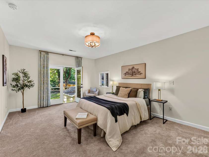 1824 Chestnut Avenue, Charlotte, NC 28205.  MLS# CAR4411171, YatesRealty ID 45564. 