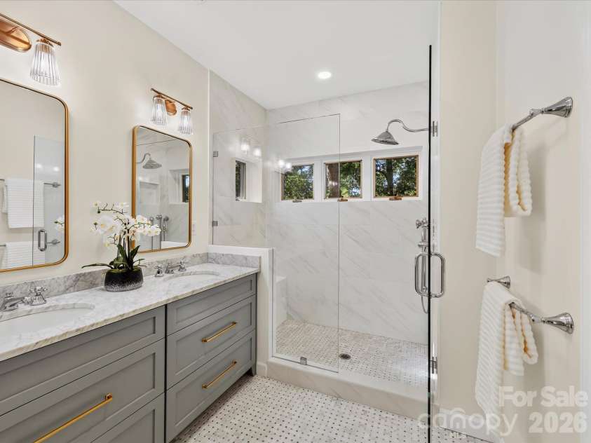 1824 Chestnut Avenue, Charlotte, NC 28205.  MLS# CAR4411171, YatesRealty ID 45564. 