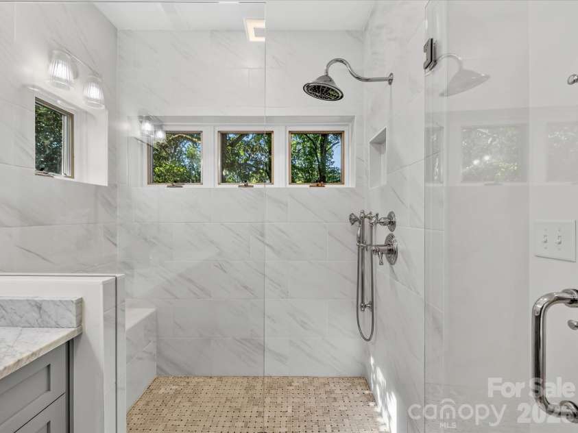 1824 Chestnut Avenue, Charlotte, NC 28205.  MLS# CAR4411171, YatesRealty ID 45564. 