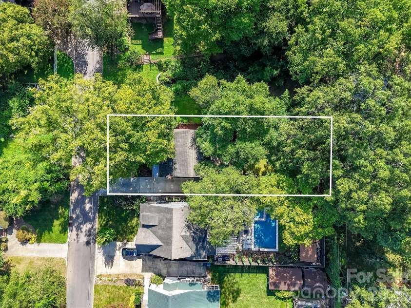 1824 Chestnut Avenue, Charlotte, NC 28205.  MLS# CAR4411171, YatesRealty ID 45564. 