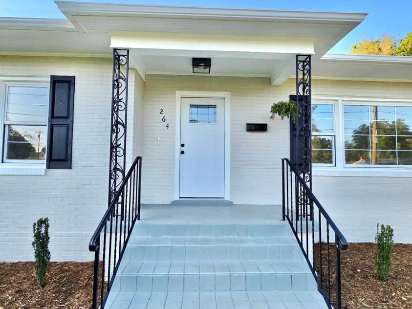 264 3rd Avenue, Taylorsville, NC 28681.  MLS# CAR4416575, YatesRealty ID 45565. 