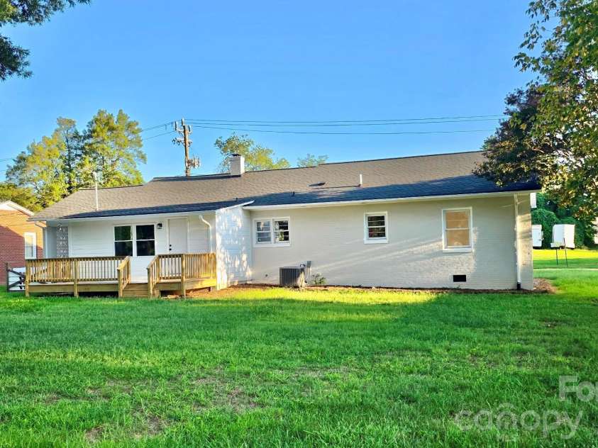 264 3rd Avenue, Taylorsville, NC 28681.  MLS# CAR4416575, YatesRealty ID 45565. 