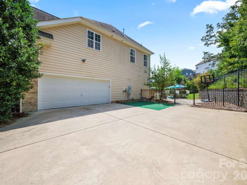 5233 Firebrick Lane, Concord, NC 28025.  MLS# CAR4415466, YatesRealty ID 45568. 