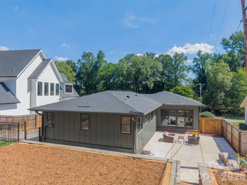 5546 Murrayhill Road, Charlotte, NC 28210.  MLS# CAR4416382, YatesRealty ID 45569. 