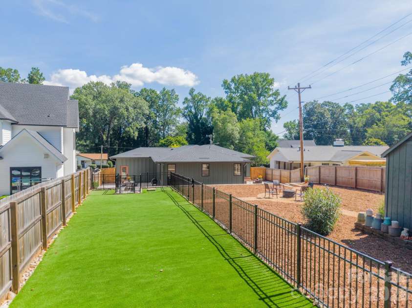 5546 Murrayhill Road, Charlotte, NC 28210.  MLS# CAR4416382, YatesRealty ID 45569. 