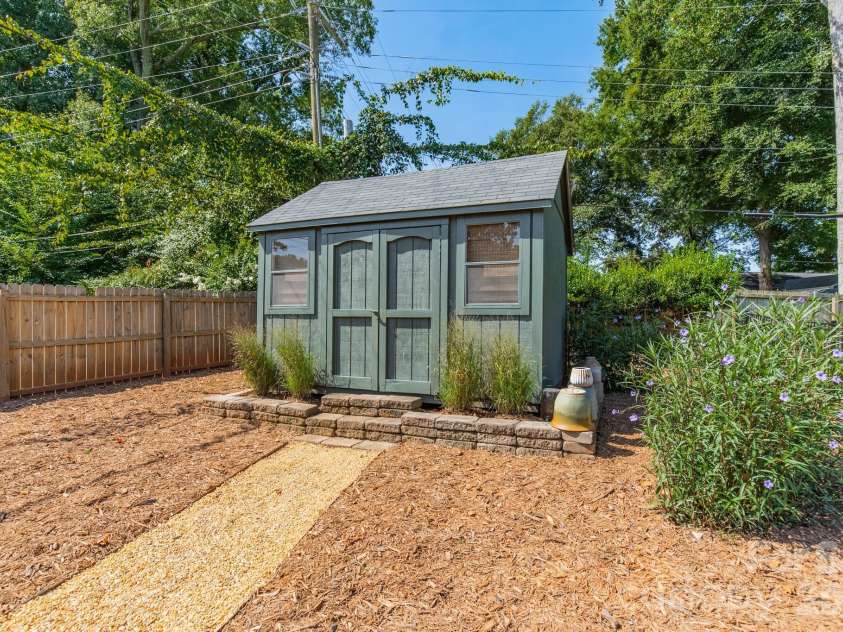 5546 Murrayhill Road, Charlotte, NC 28210.  MLS# CAR4416382, YatesRealty ID 45569. 