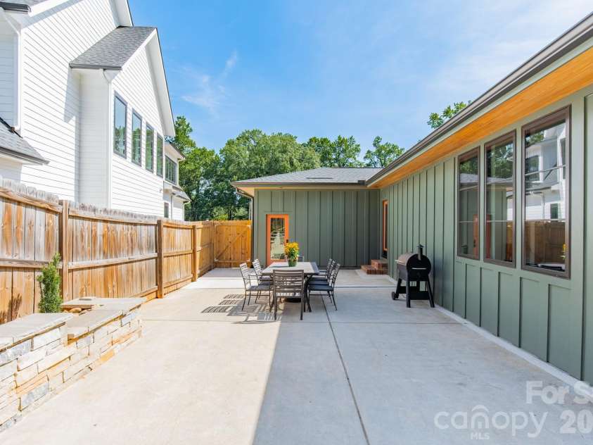5546 Murrayhill Road, Charlotte, NC 28210.  MLS# CAR4416382, YatesRealty ID 45569. 