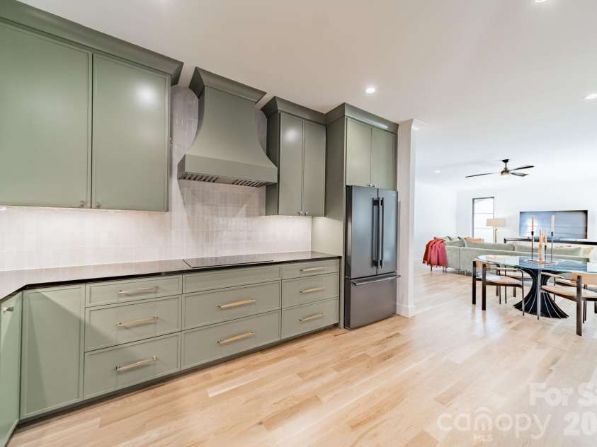 5546 Murrayhill Road, Charlotte, NC 28210.  MLS# CAR4416382, YatesRealty ID 45569. 