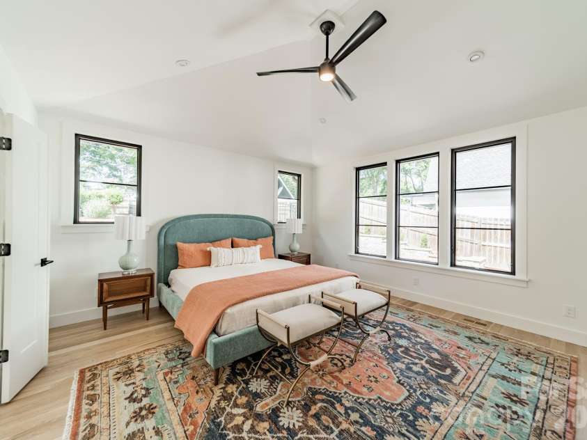 5546 Murrayhill Road, Charlotte, NC 28210.  MLS# CAR4416382, YatesRealty ID 45569. 