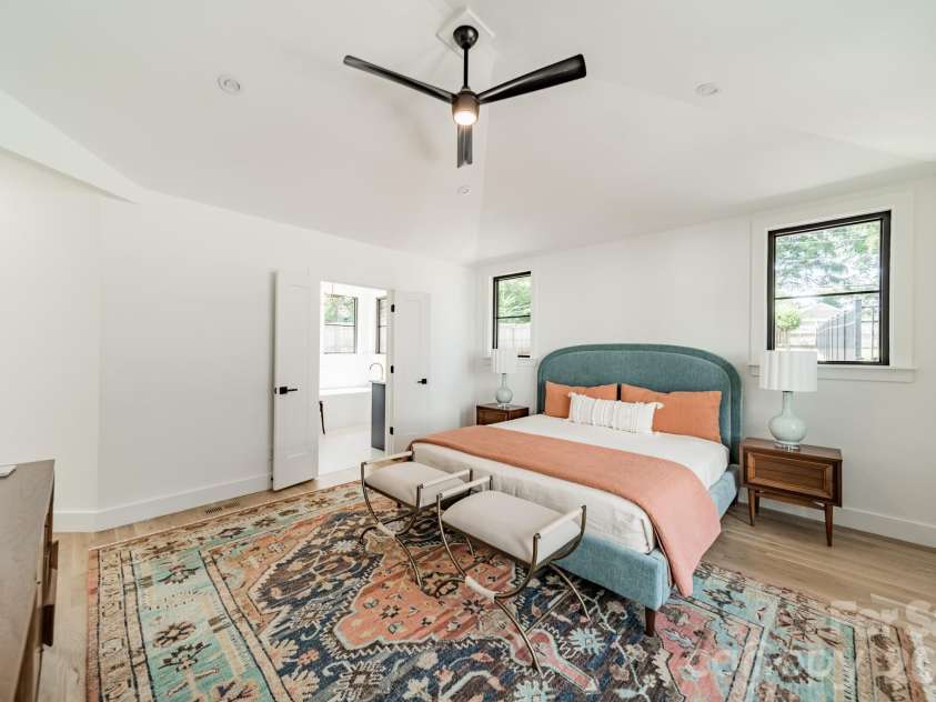 5546 Murrayhill Road, Charlotte, NC 28210.  MLS# CAR4416382, YatesRealty ID 45569. 