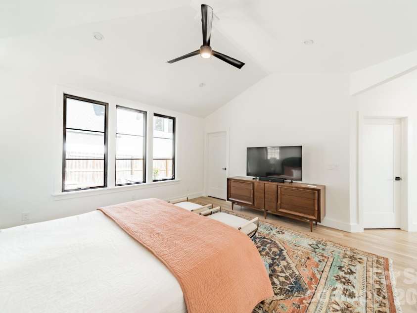 5546 Murrayhill Road, Charlotte, NC 28210.  MLS# CAR4416382, YatesRealty ID 45569. 
