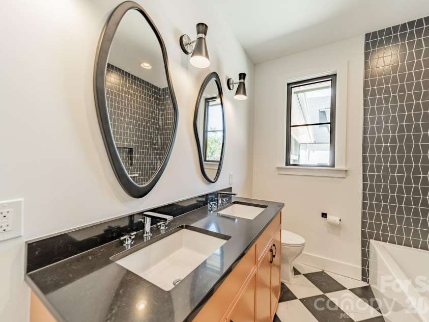 5546 Murrayhill Road, Charlotte, NC 28210.  MLS# CAR4416382, YatesRealty ID 45569. 