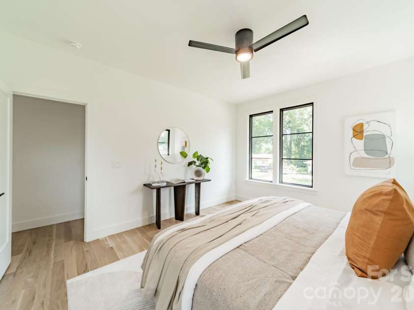 5546 Murrayhill Road, Charlotte, NC 28210.  MLS# CAR4416382, YatesRealty ID 45569. 