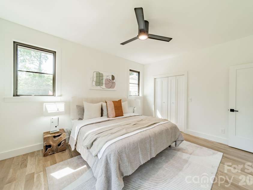 5546 Murrayhill Road, Charlotte, NC 28210.  MLS# CAR4416382, YatesRealty ID 45569. 