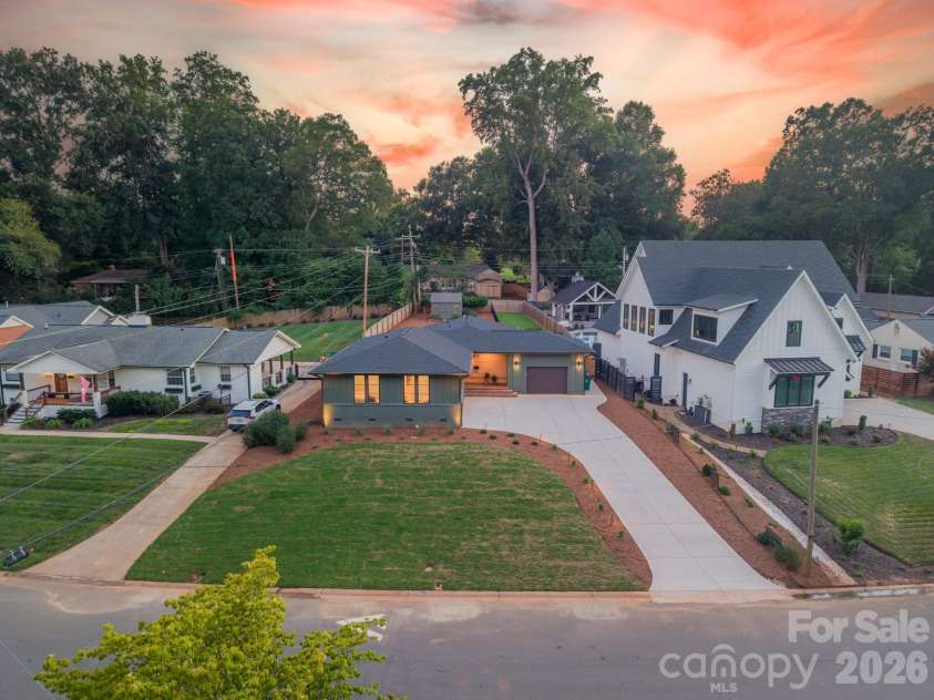 5546 Murrayhill Road, Charlotte, NC 28210.  MLS# CAR4416382, YatesRealty ID 45569. 