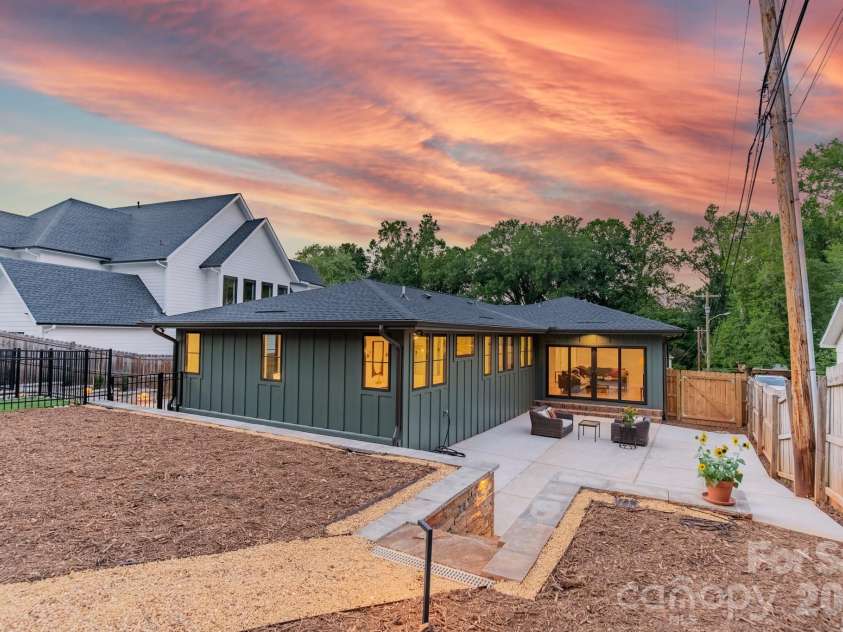 5546 Murrayhill Road, Charlotte, NC 28210.  MLS# CAR4416382, YatesRealty ID 45569. 