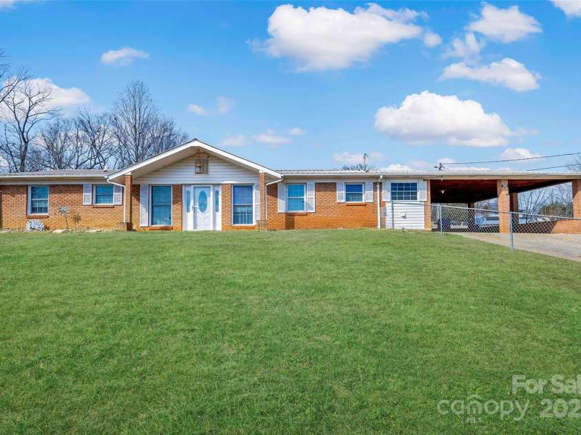 235 Cherokee Way, Marion, NC 28752.  MLS# CAR4219461, YatesRealty ID 4557. 