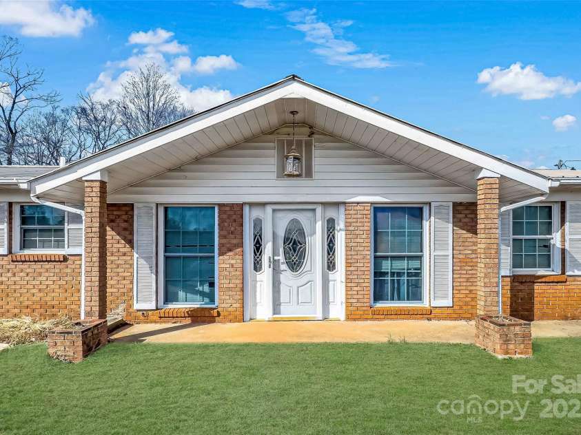 235 Cherokee Way, Marion, NC 28752.  MLS# CAR4219461, YatesRealty ID 4557. 