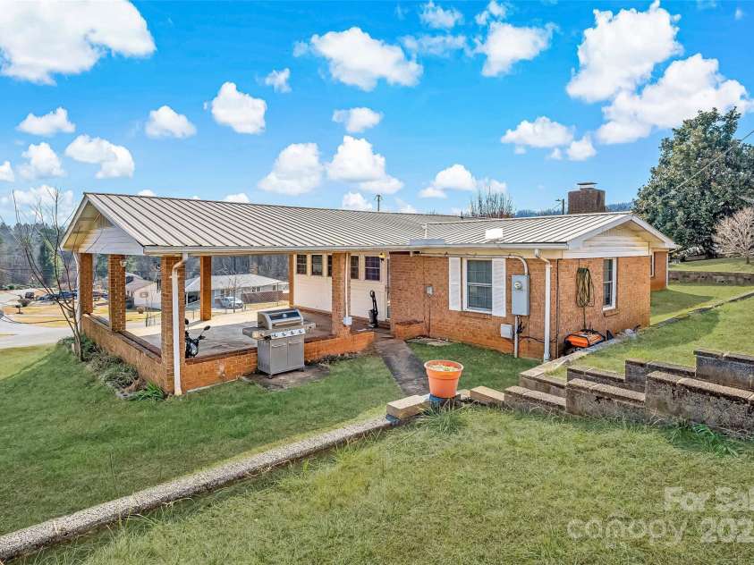 235 Cherokee Way, Marion, NC 28752.  MLS# CAR4219461, YatesRealty ID 4557. 