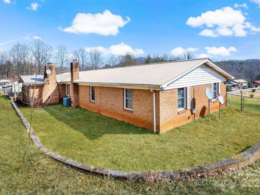 235 Cherokee Way, Marion, NC 28752.  MLS# CAR4219461, YatesRealty ID 4557. 