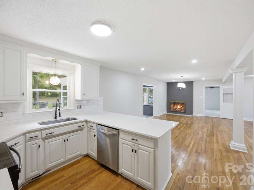 806 Danbrook Circle, Lincolnton, NC 28092.  MLS# CAR4412855, YatesRealty ID 45571. 