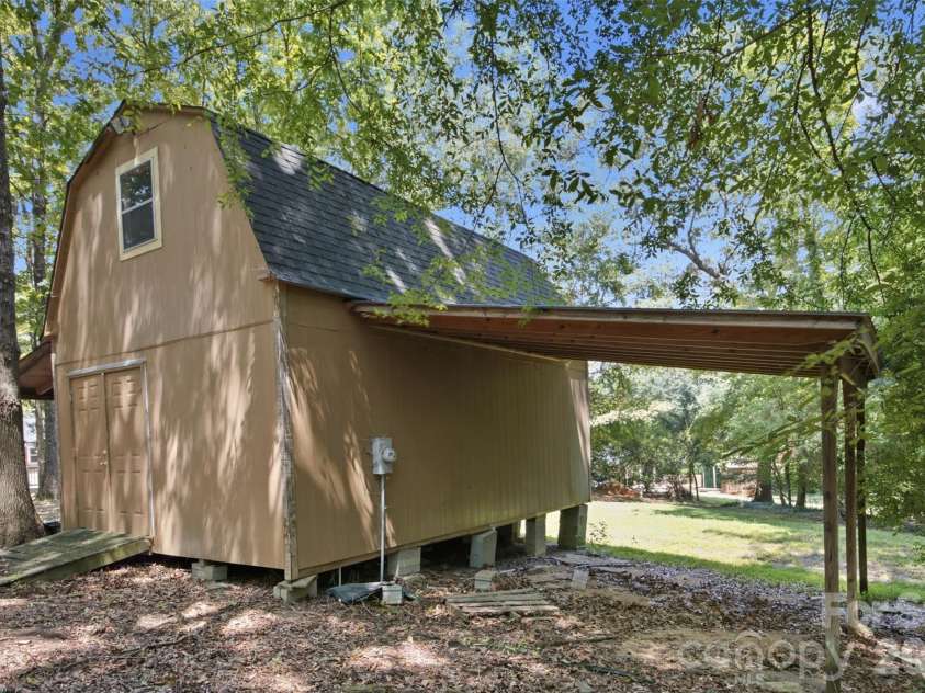 806 Danbrook Circle, Lincolnton, NC 28092.  MLS# CAR4412855, YatesRealty ID 45571. 