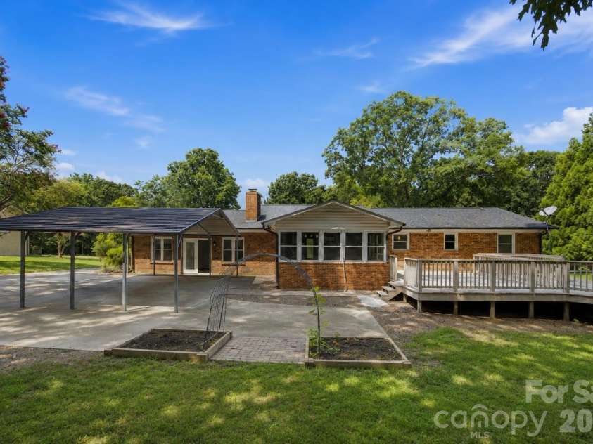 806 Danbrook Circle, Lincolnton, NC 28092.  MLS# CAR4412855, YatesRealty ID 45571. 