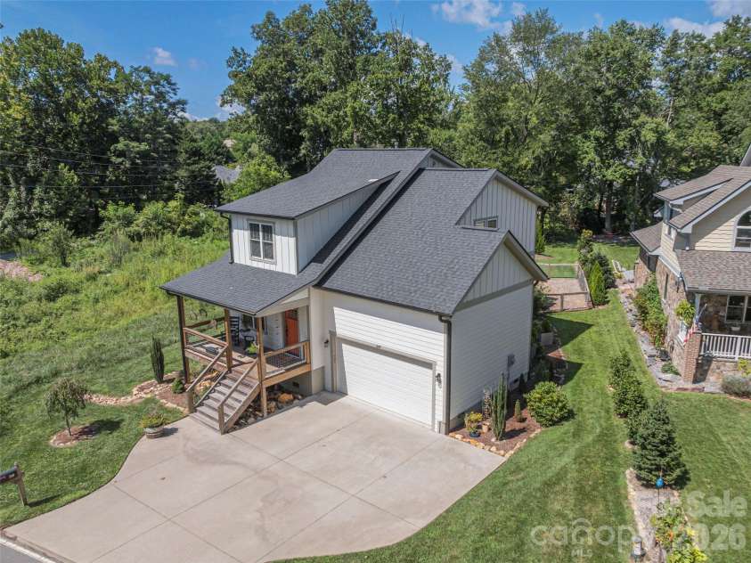 249 Flat Creek Road, Black Mountain, NC 28711.  MLS# CAR4416411, YatesRealty ID 45572. 