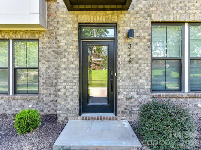 324 Yorkshire Drive, Charlotte, NC 28217.  MLS# CAR4416502, YatesRealty ID 45573. 