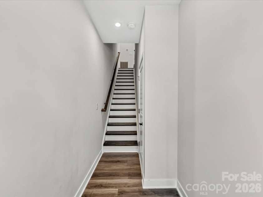 324 Yorkshire Drive, Charlotte, NC 28217.  MLS# CAR4416502, YatesRealty ID 45573. 