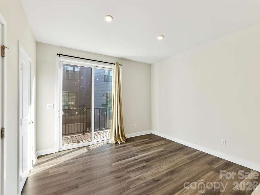 324 Yorkshire Drive, Charlotte, NC 28217.  MLS# CAR4416502, YatesRealty ID 45573. 