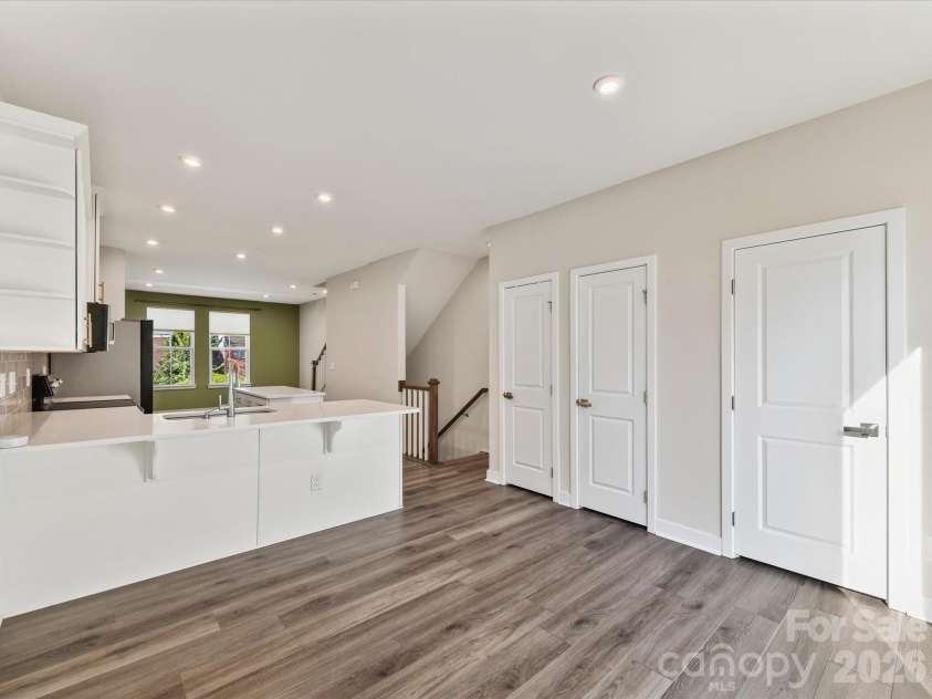 324 Yorkshire Drive, Charlotte, NC 28217.  MLS# CAR4416502, YatesRealty ID 45573. 