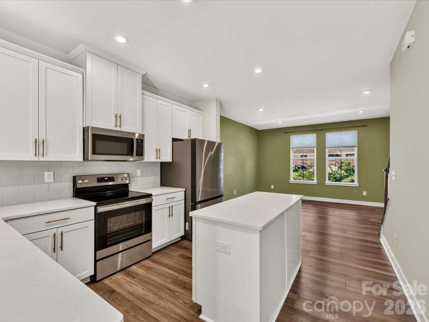 324 Yorkshire Drive, Charlotte, NC 28217.  MLS# CAR4416502, YatesRealty ID 45573. 