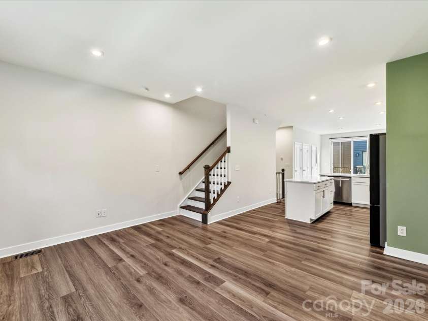 324 Yorkshire Drive, Charlotte, NC 28217.  MLS# CAR4416502, YatesRealty ID 45573. 