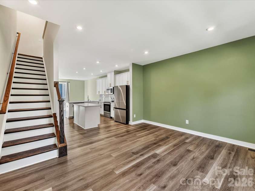 324 Yorkshire Drive, Charlotte, NC 28217.  MLS# CAR4416502, YatesRealty ID 45573. 