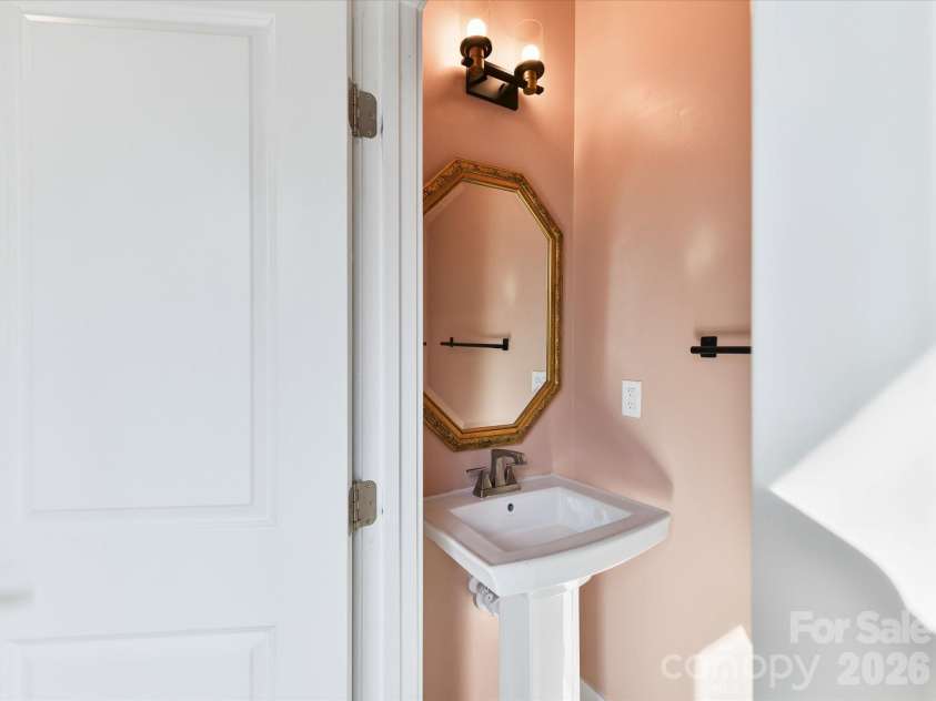 324 Yorkshire Drive, Charlotte, NC 28217.  MLS# CAR4416502, YatesRealty ID 45573. 