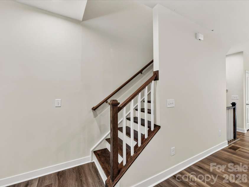 324 Yorkshire Drive, Charlotte, NC 28217.  MLS# CAR4416502, YatesRealty ID 45573. 