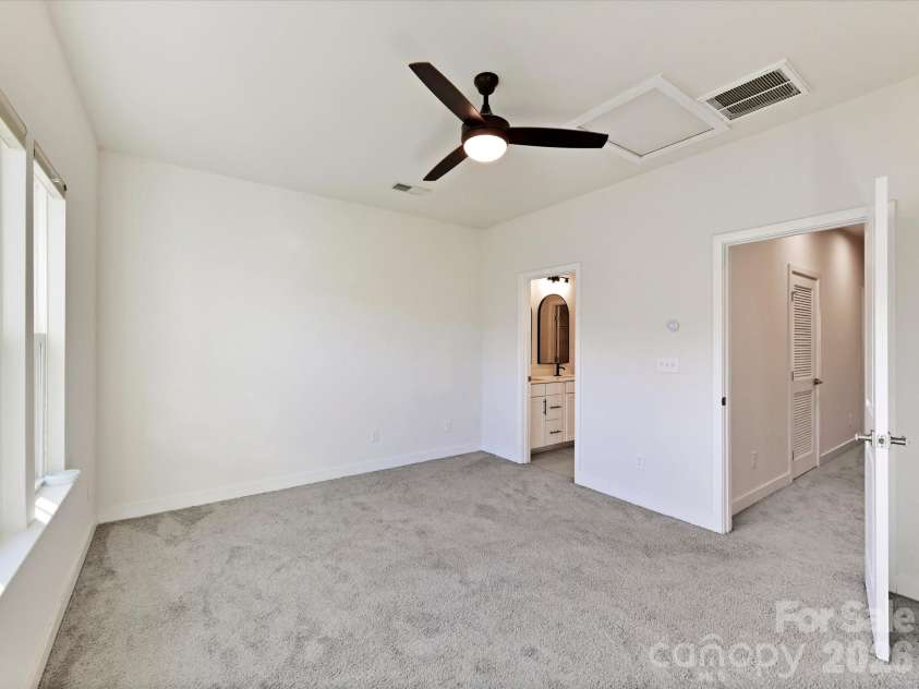324 Yorkshire Drive, Charlotte, NC 28217.  MLS# CAR4416502, YatesRealty ID 45573. 