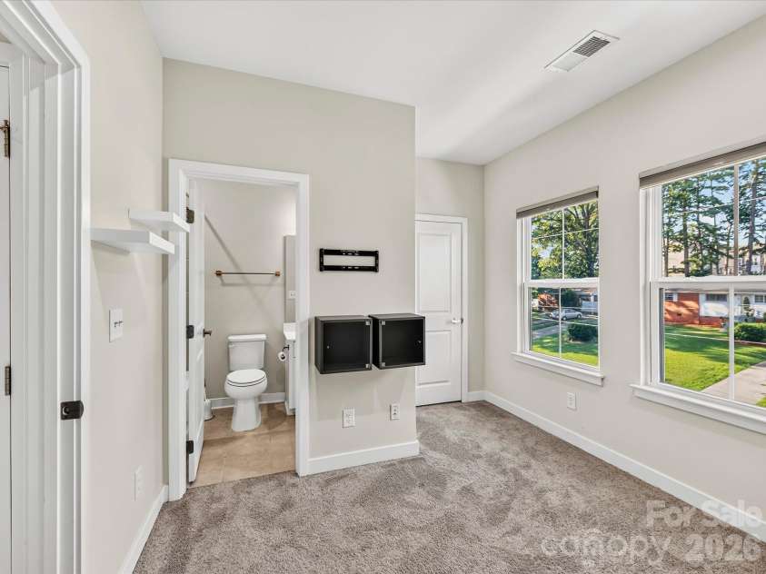 324 Yorkshire Drive, Charlotte, NC 28217.  MLS# CAR4416502, YatesRealty ID 45573. 