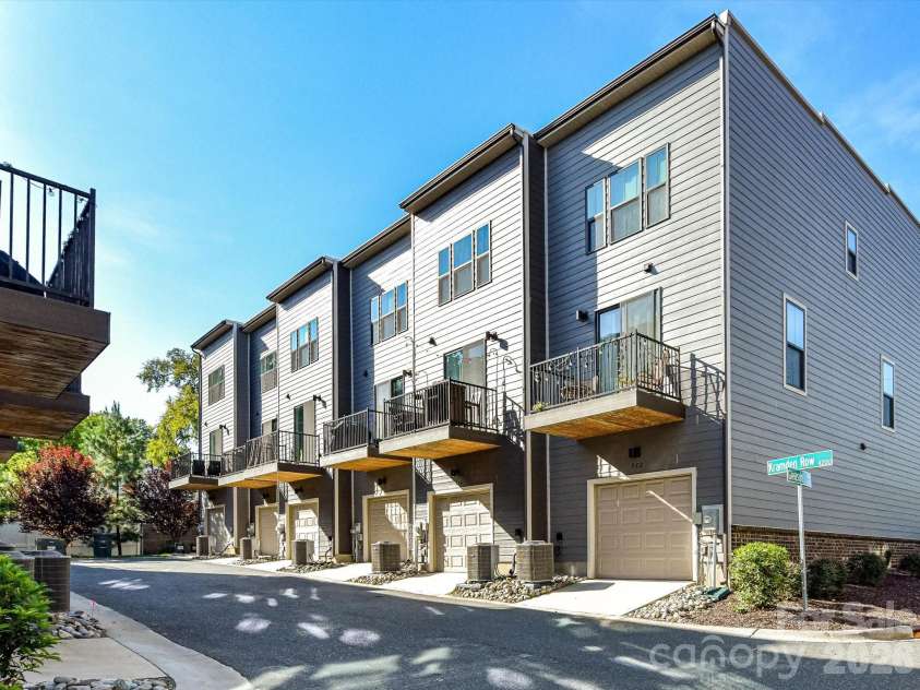 324 Yorkshire Drive, Charlotte, NC 28217.  MLS# CAR4416502, YatesRealty ID 45573. 